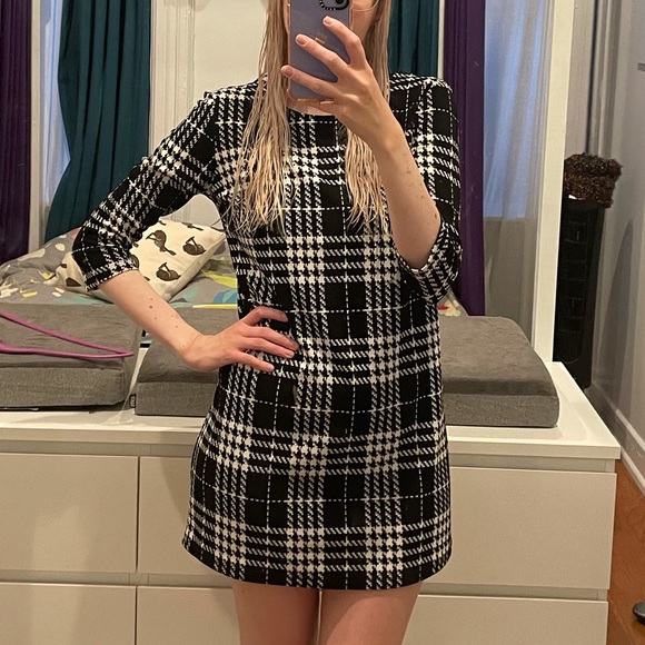 Cute black and white plaid shift dress - Picture 2 of 7